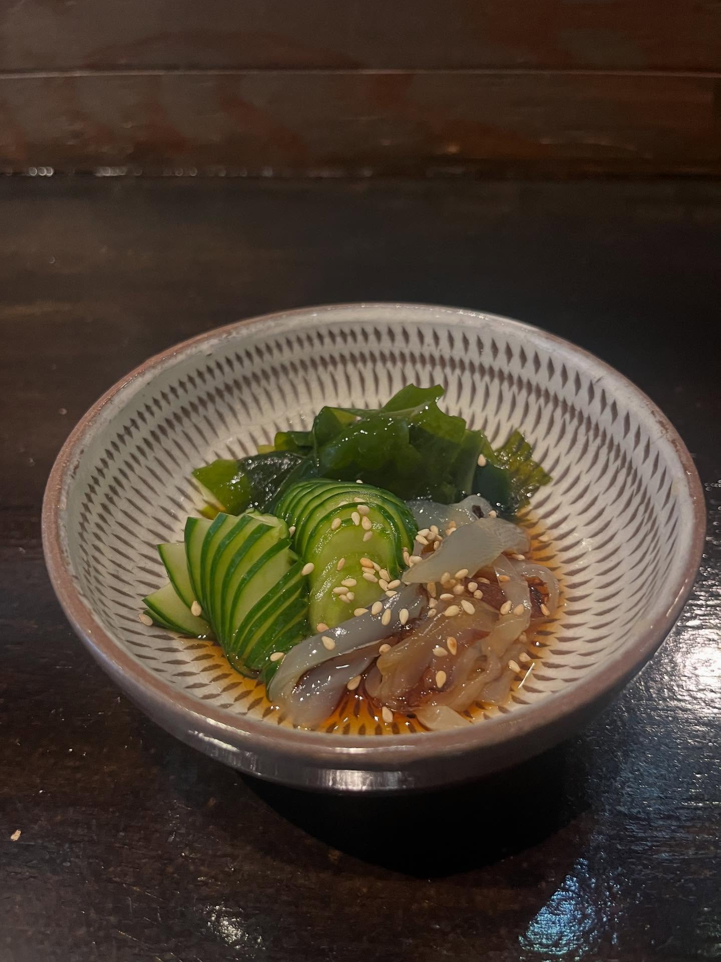 こんにちは！今日もとっても暑いですね夏らしいさっぱりとしたおつまみ、赤くらげの酢の物が本日からスタートしてます！他にも新しいおすすめメニューをご用意していますのでぜひご賞味ください本日もご来店お待ちしております！#九州郷土料理 #九州料理#赤くらげの酢の物#赤くらげ#夏野菜#有薫#有薫酒蔵 #有薫神田店 #有薫酒蔵銀座店 #神田#神田グルメ #三越前#三越前グルメ